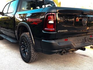 2026 Ram 1500 Crew Cab V Рестайлинг, чёрный, 7150222 рублей, вид 4