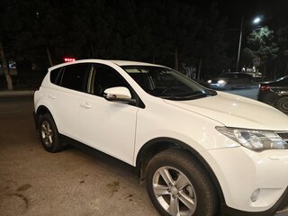 2013 Toyota RAV4 IV (XA40), белый, 1700000 рублей, вид 4