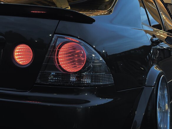 2001 Lexus IS 200 I, серый, 1690000 рублей - вид 9