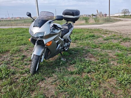 2001 Honda VFR 800, серебристый, 420000 рублей, вид 2