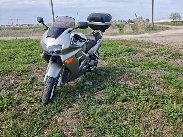 2001 Honda VFR 800, серебристый, 420000 рублей - вид 1