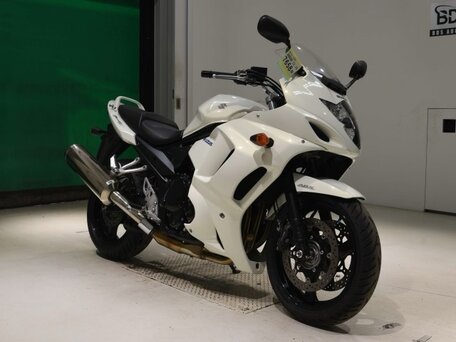 2010 Suzuki GSX 1250 FA, белый, 439000 рублей, вид 3