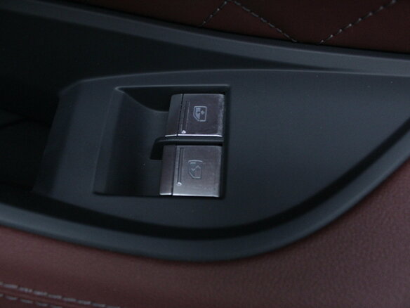 2024 Audi Q6 50 TFSI, чёрный, 6590000 рублей - вид 28
