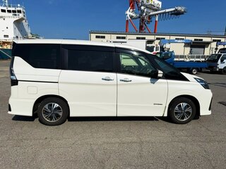 2019 Nissan Serena V (C27) Рестайлинг, белый, 2190000 рублей, вид 5