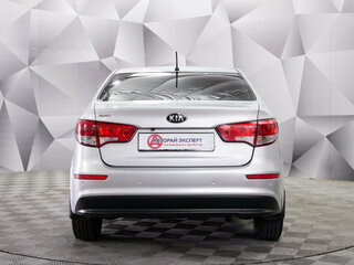 2016 Kia Rio III Рестайлинг, серебристый, 863000 рублей, вид 4