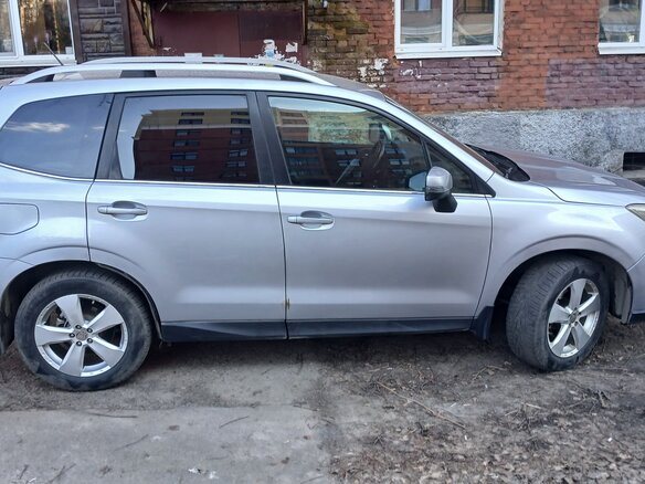 2014 Subaru Forester IV, серый, 1500000 рублей - вид 3