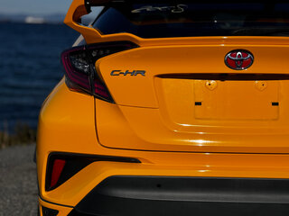 2016 Toyota C-HR I, жёлтый, 1480000 рублей, вид 4
