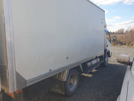 2002 Toyota Dyna, белый, 1500000 рублей, вид 5