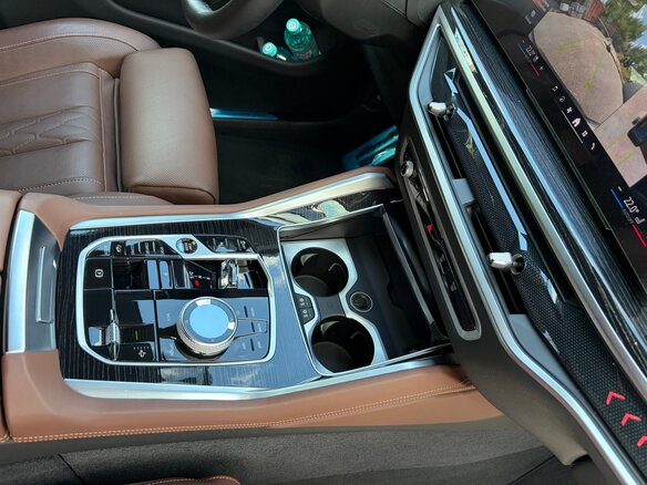 2023 BMW X6 30d III (G06) Рестайлинг, коричневый, 11000000 рублей - вид 25
