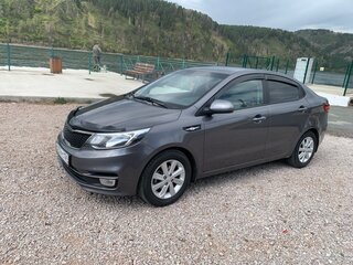 2017 Kia Rio III Рестайлинг, серый, 830000 рублей, вид 2