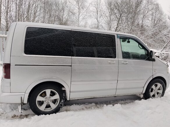 2008 Volkswagen Multivan T5, серебристый, 1300000 рублей - вид 4