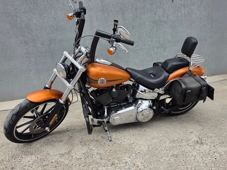 2014 Harley-Davidson Breakout, золотистый, 1450000 рублей, вид 3