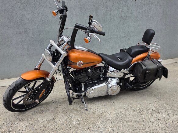 2014 Harley-Davidson Breakout, золотистый, 1450000 рублей - вид 2