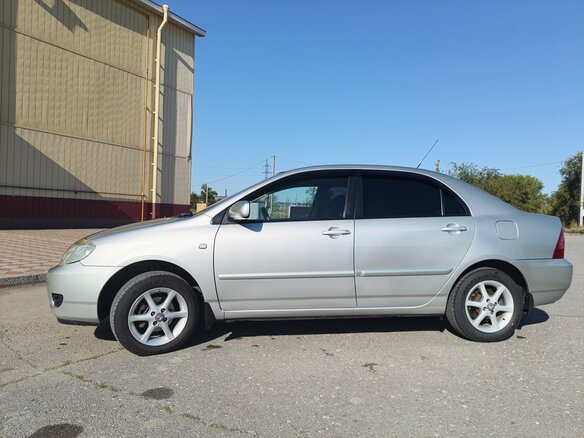 2004 Toyota Corolla IX (E120, E130) Рестайлинг, серебристый, 640000 рублей - вид 4