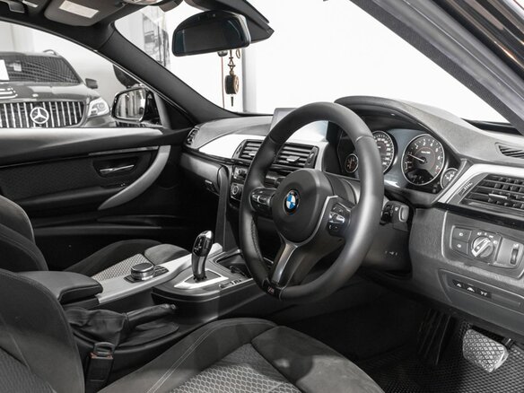 2017 BMW 3 серии 318i VI (F3x) Рестайлинг, чёрный, 1760000 рублей - вид 4