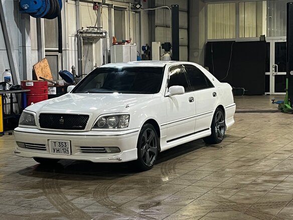2001 Toyota Crown XI (S170), белый, 1000000 рублей