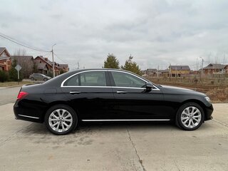 2019 Mercedes-Benz E-Класс 220 d V (W213, S213, C238), чёрный, 4099000 рублей, вид 3