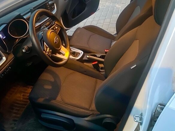 2019 Kia Ceed III, белый, 1600000 рублей - вид 3