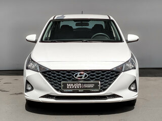 2022 Hyundai Solaris II Рестайлинг, белый, 1640000 рублей, вид 2