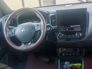 2019 Mitsubishi Outlander III Рестайлинг 3, серебристый, 1750000 рублей, вид 5