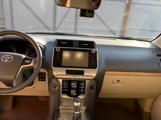 2019 Toyota Land Cruiser Prado 150 Series Рестайлинг 2, серый, 7500000 рублей, вид 5