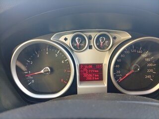 2010 Ford Focus II Рестайлинг, серебристый, 580000 рублей, вид 5