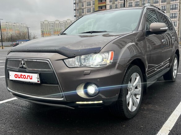 2011 Mitsubishi Outlander II Рестайлинг, коричневый, 1255000 рублей