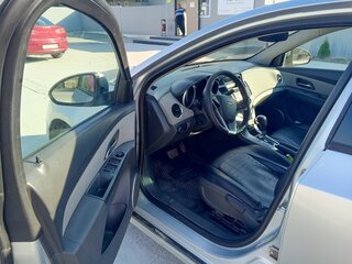 2010 Chevrolet Cruze I, серебристый, 650000 рублей, вид 4
