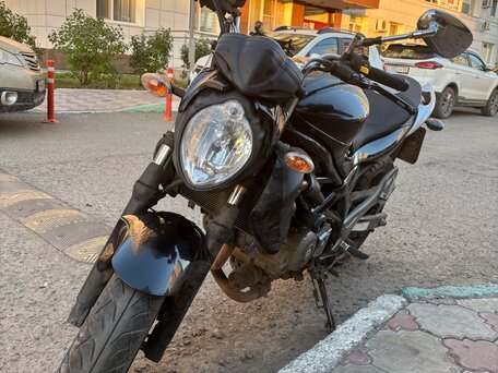 2012 Suzuki SFV 650 Gladius, чёрный, 470000 рублей, вид 2