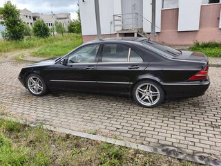 1999 Mercedes-Benz S-Класс 320 IV (W220), чёрный, 685000 рублей, вид 3