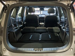 2026 Geely Okavango I Рестайлинг, серый, 4085990 рублей, вид 4