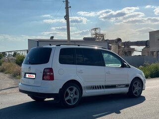 2009 Volkswagen Touran I Рестайлинг, белый, 800000 рублей, вид 4