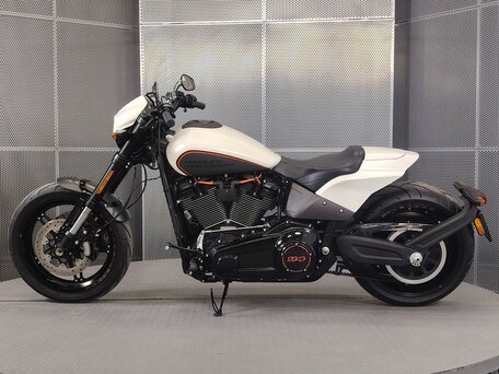 2019 Harley-Davidson FXDR 114, белый, 1699000 рублей, вид 5