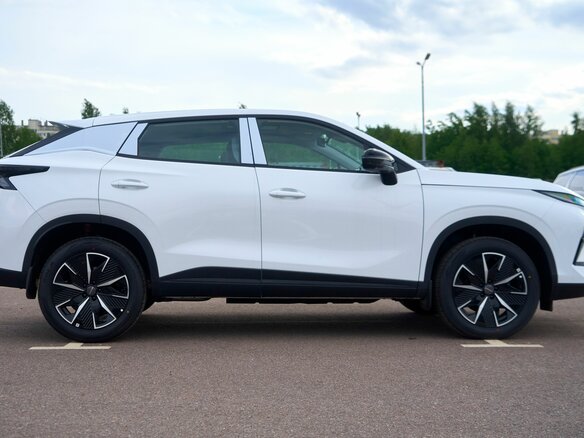 2026 Omoda C5 II, белый - вид 6