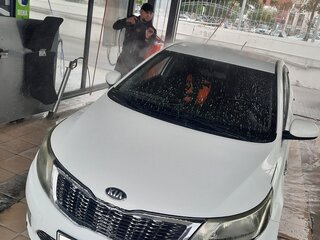 2014 Kia Rio 6-speed III, белый, 950000 рублей, вид 2