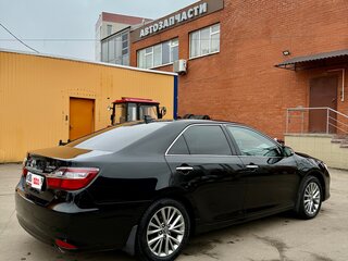 2016 Toyota Camry VII (XV50) Рестайлинг, чёрный, 1940000 рублей, вид 5