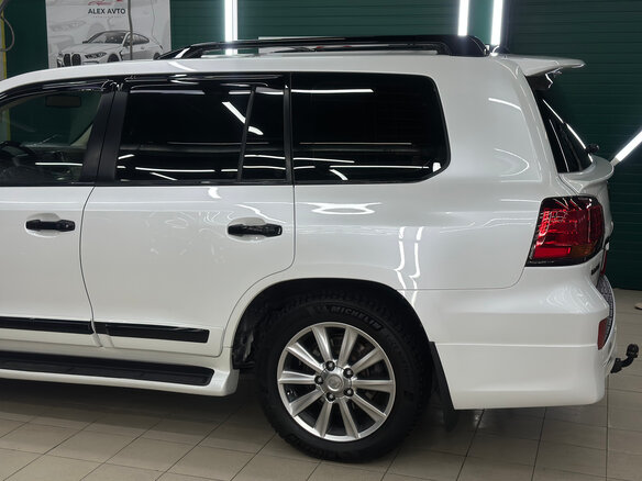 2010 Lexus LX 570 III, белый, 3400000 рублей - вид 26