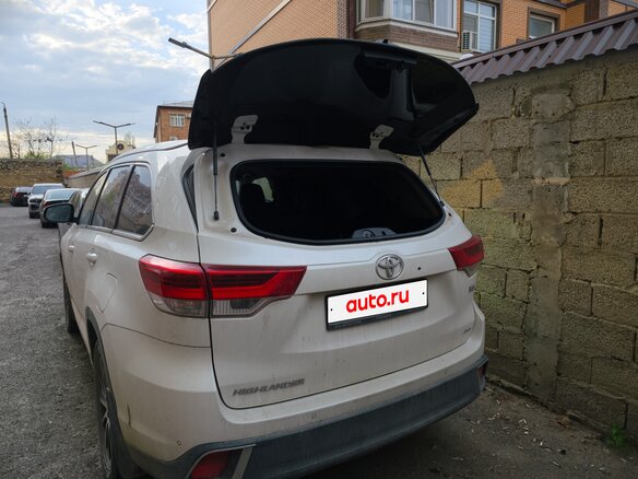 2018 Toyota Highlander III (XU50) Рестайлинг, белый, 3850000 рублей - вид 4