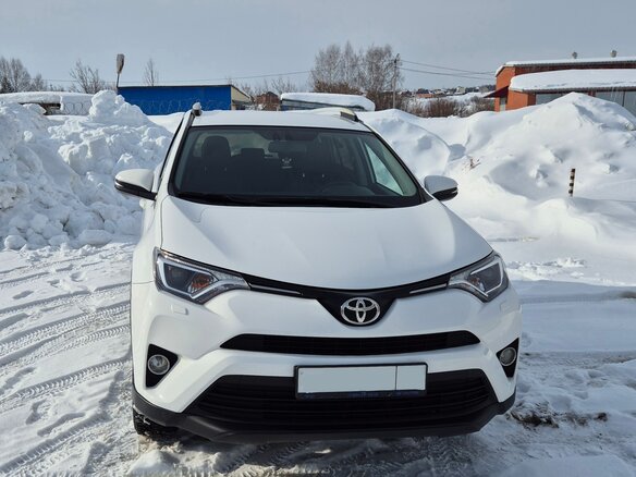 2018 Toyota RAV4 IV (XA40) Рестайлинг, белый, 2360000 рублей - вид 6