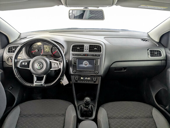 2018 Volkswagen Polo V Рестайлинг, серый, 1020000 рублей - вид 13