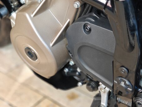 2024 Husqvarna Svartpilen 401, серый, 680000 рублей, вид 2