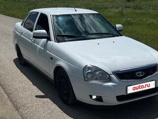 2015 Lada (ВАЗ) Priora I Рестайлинг, белый, 420000 рублей, вид 2