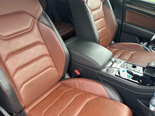 2019 Volkswagen Touareg III, коричневый, 4500000 рублей, вид 5
