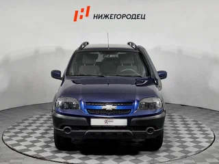 2017 Chevrolet Niva I Рестайлинг, синий, 620000 рублей, вид 2