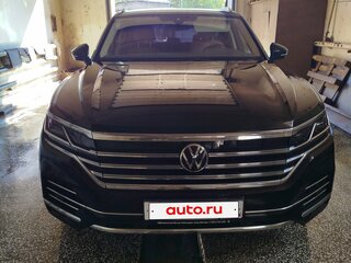 2021 Volkswagen Touareg III, коричневый, 7500000 рублей, вид 3