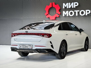 2021 Kia K5 III, белый, 2080000 рублей, вид 4