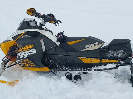 2011 BRP Ski-Doo MXZ X-RS 850, жёлтый, 550000 рублей, вид 3
