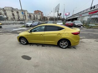 2016 Hyundai Elantra VI (AD), золотистый, 1300000 рублей, вид 3