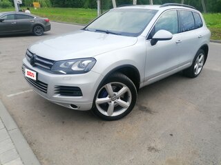 2011 Volkswagen Touareg II, серебристый, 1725000 рублей, вид 1