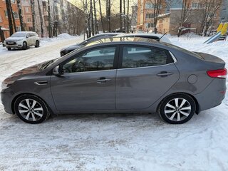 2016 Kia Rio III Рестайлинг, серый, 1200000 рублей, вид 3